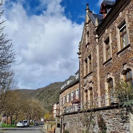 Winzervilla * Ediger-Eller