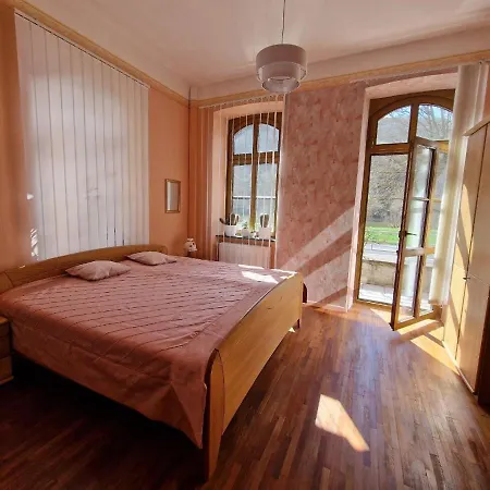 Winzervilla * Ediger-Eller