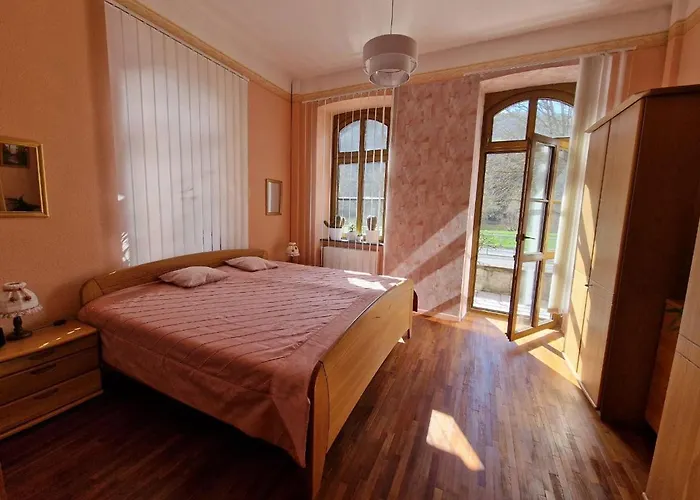 Winzervilla * Ediger-Eller